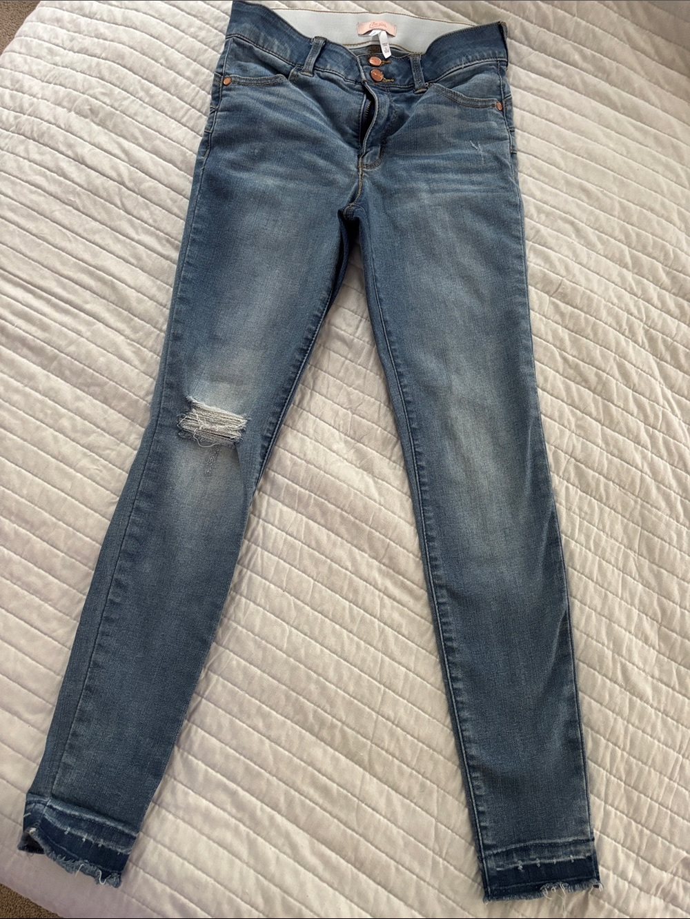 Candie's Blue Washed Skinny Jeans with Distressed Knee - Picture 3 of 4